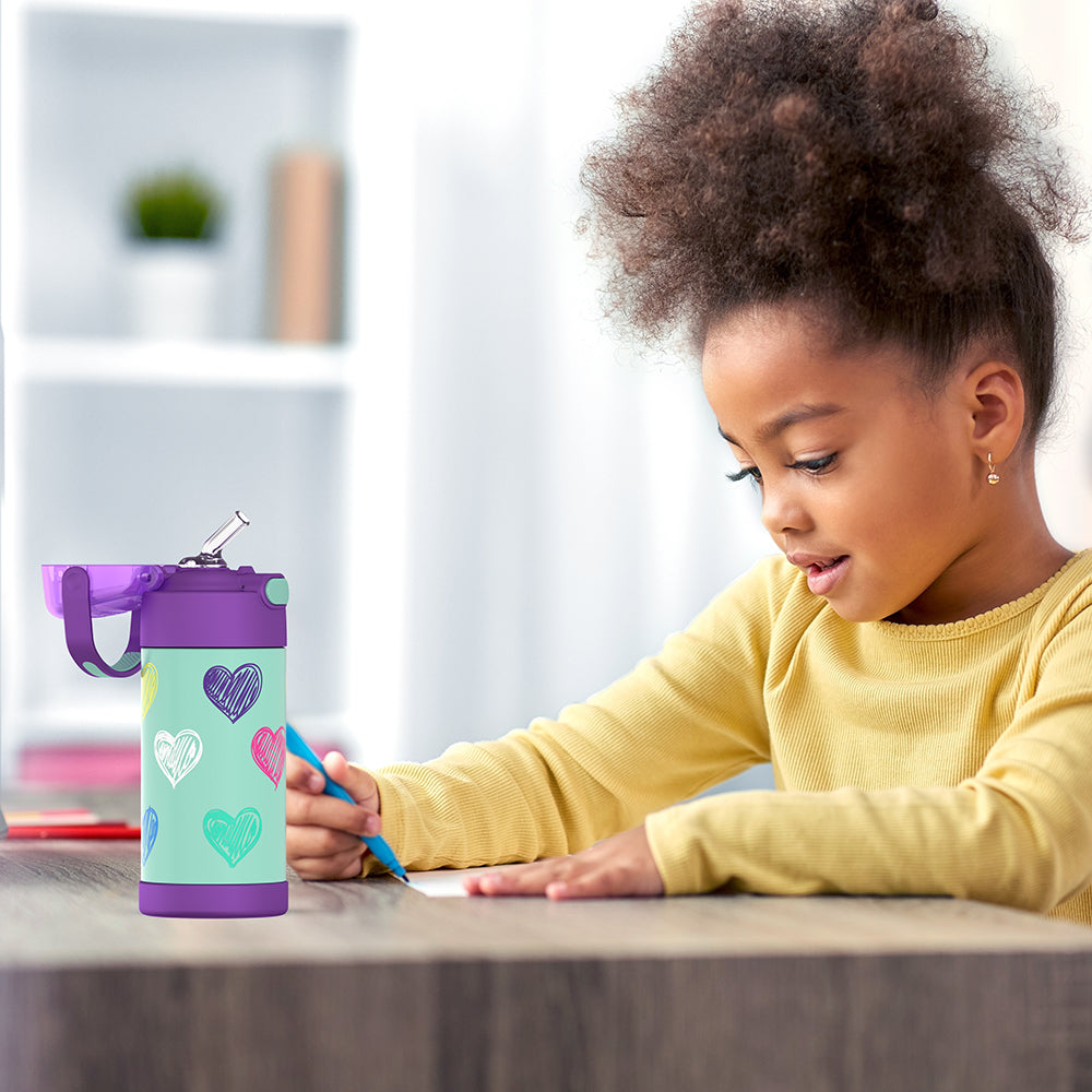 f4104ht_hearts_12ozbottle_lifestyle_pdp_8cf506f2-710a-4c52-b75a-949f6098d7e8.jpg
