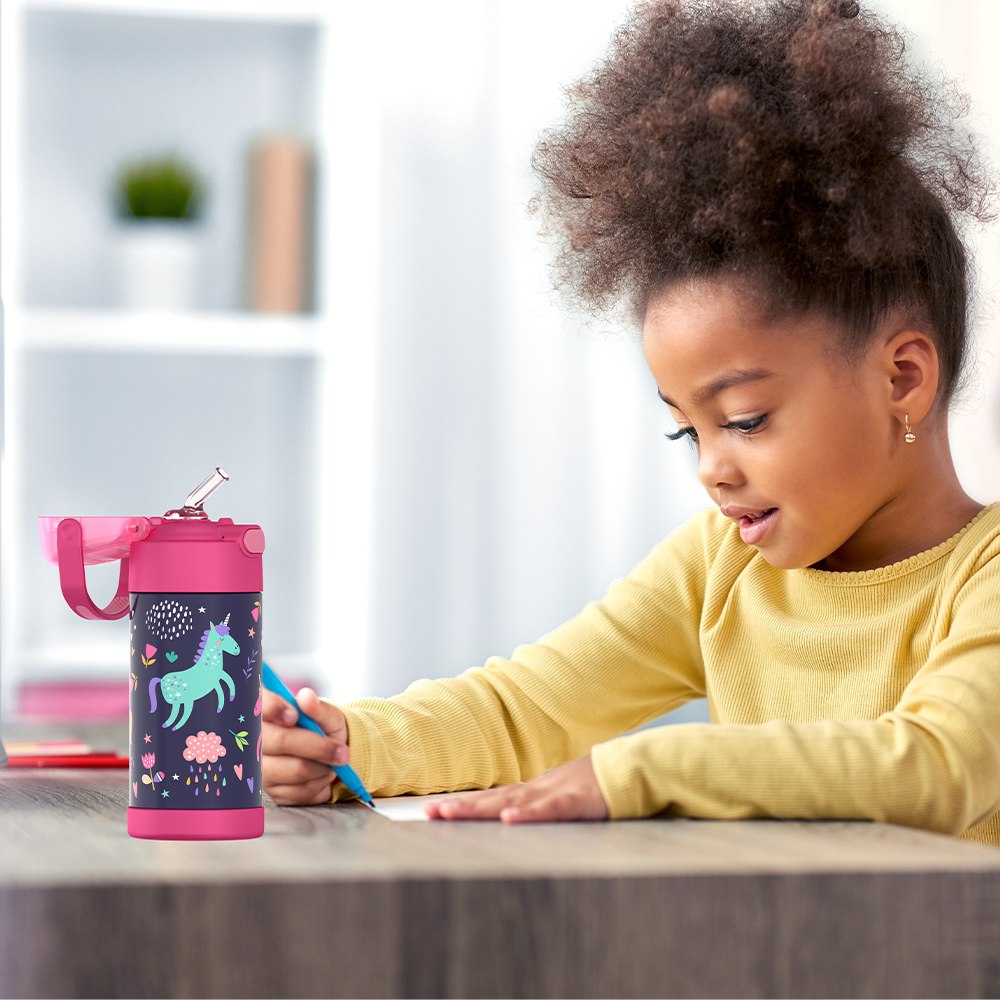 f4104uc_unicorn_12ozbottle_lifestyle_pdp.png